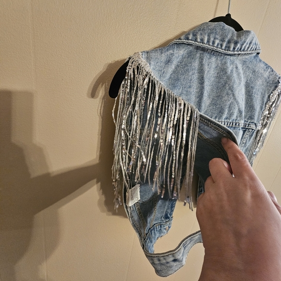 SweatyRocks XS Over Sized Ladies Festival Western Denim Fringe Crop Vest - Picture 4 of 4